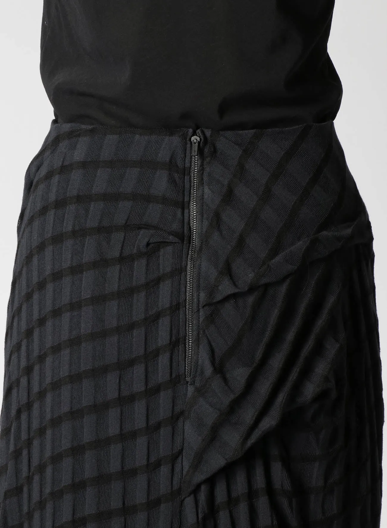 PLAID JERSEY PLEATED SKIRT