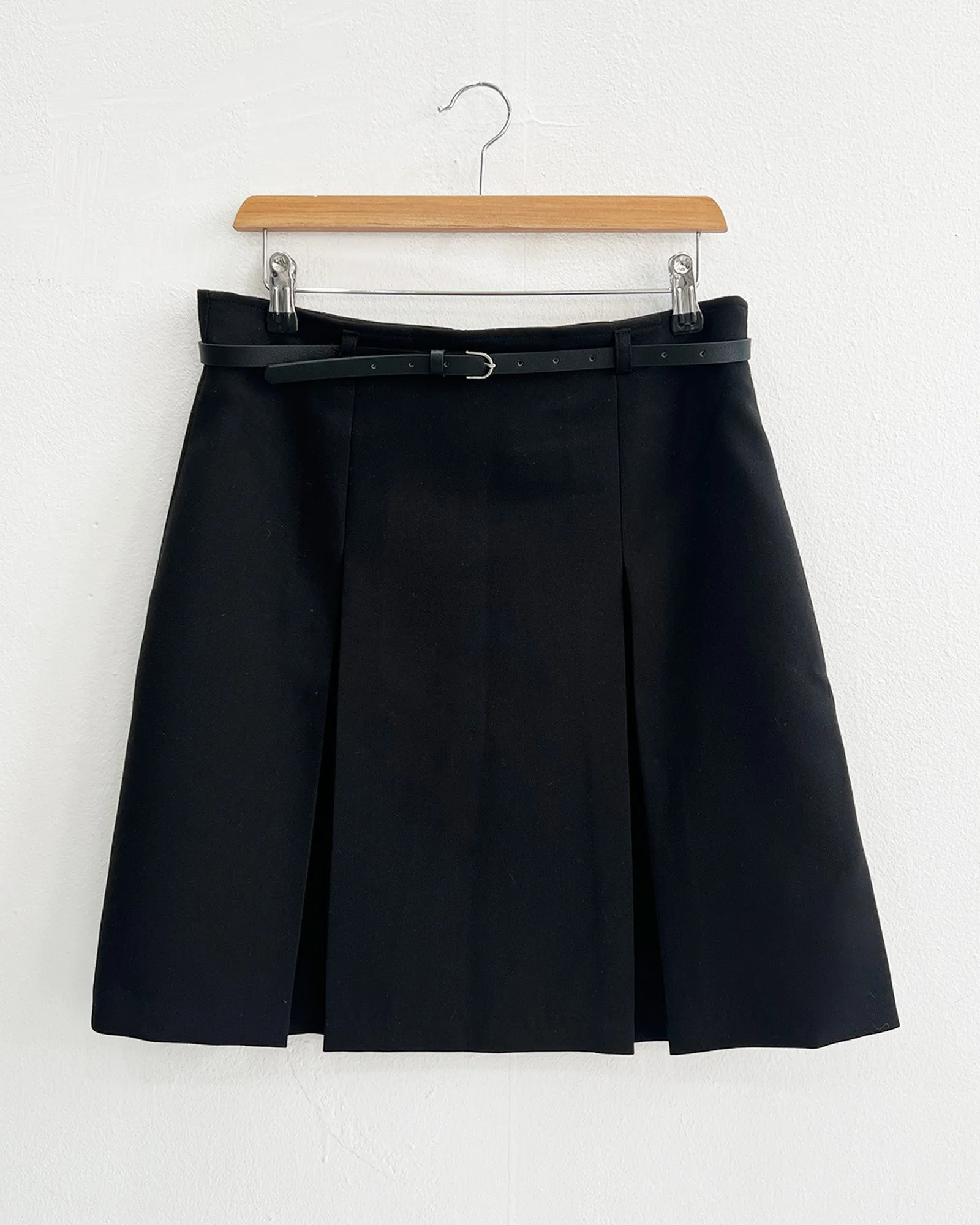 Quarter-Length Pleated Skirt