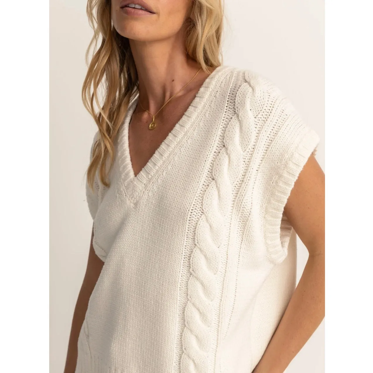 Rhythm | Finley Cable Knit Vest | White