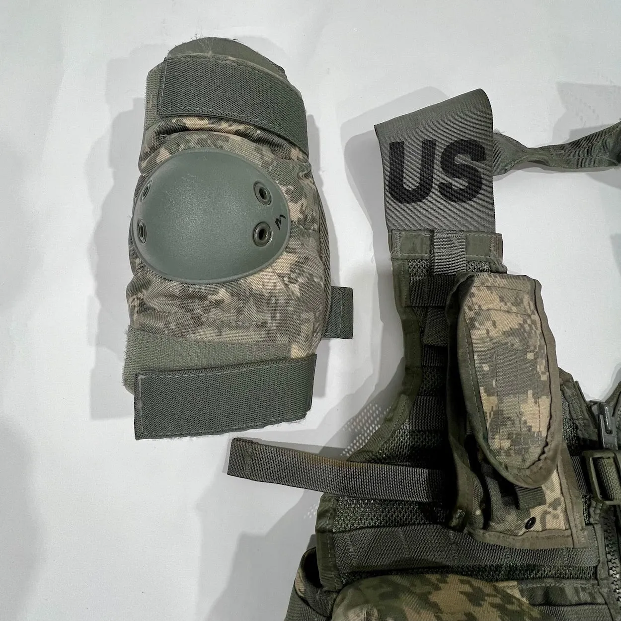 US Military Fighting Load Carrier Vest And Accessories ACU