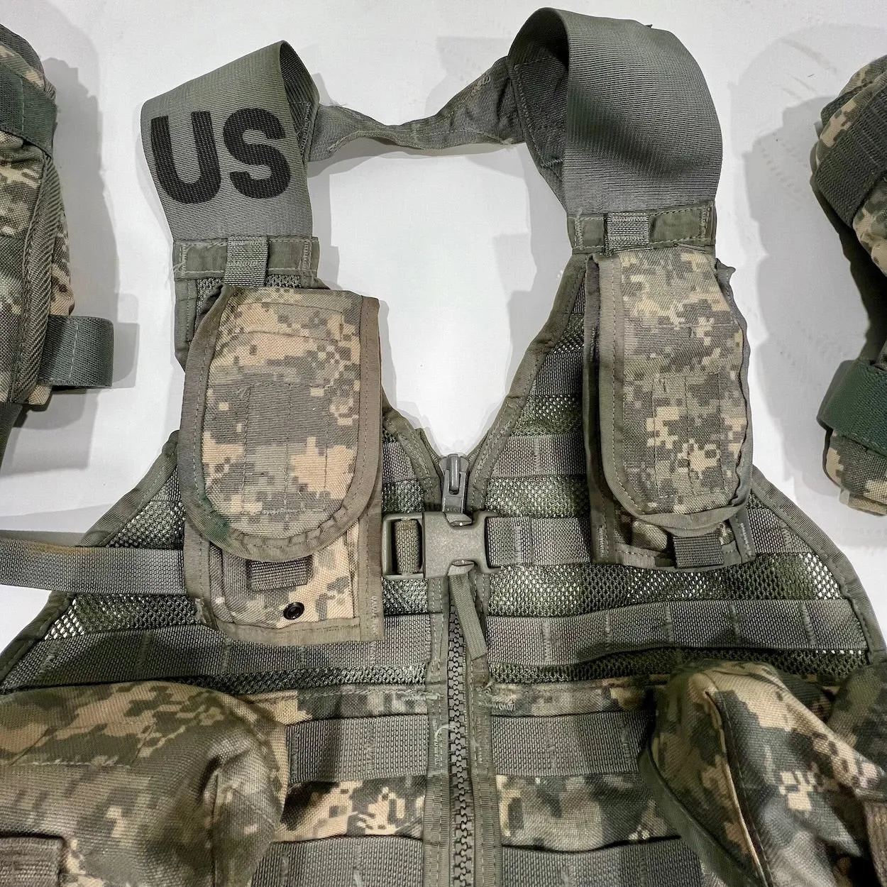 US Military Fighting Load Carrier Vest And Accessories ACU