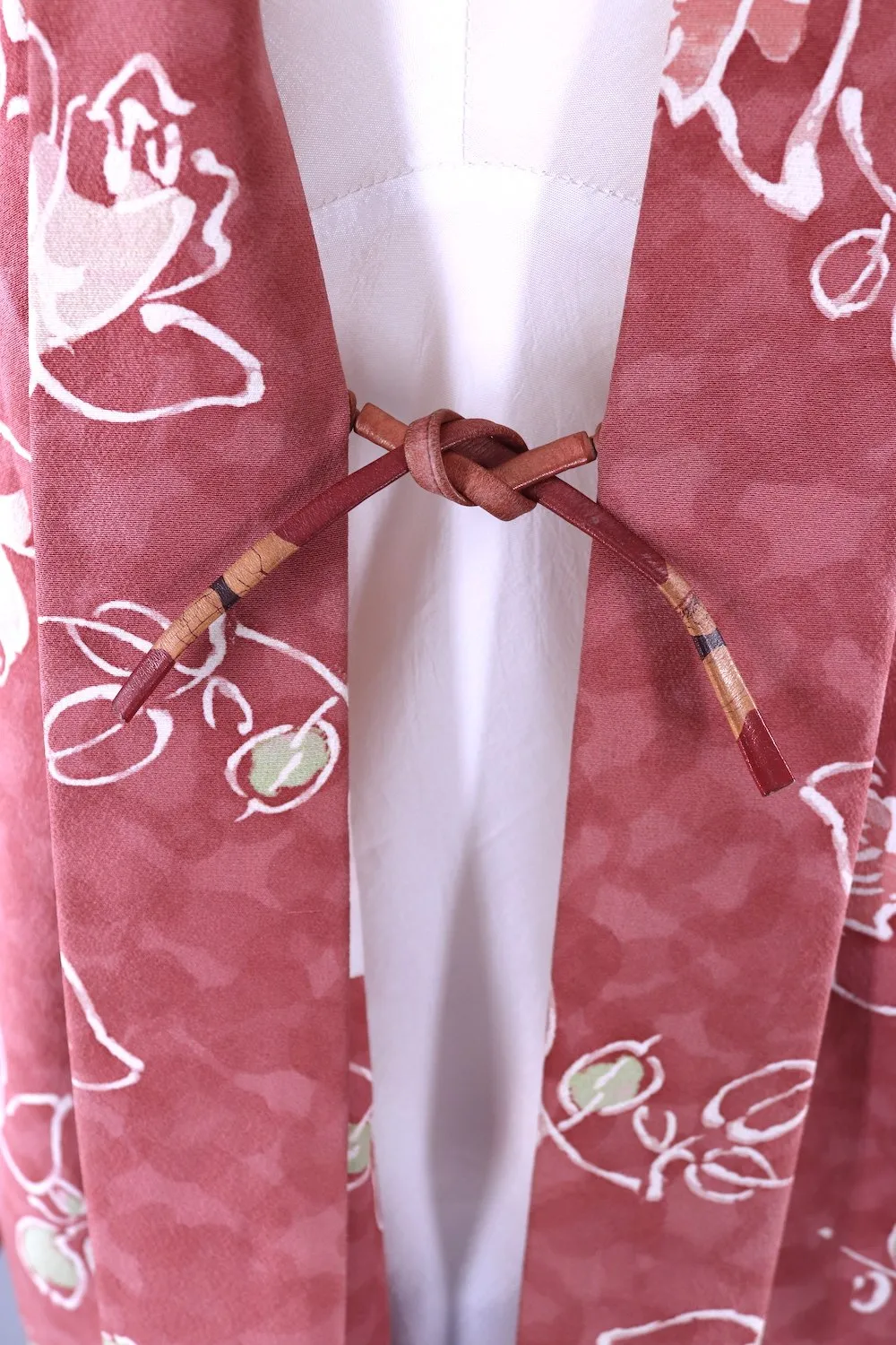 Vintage Kimono Cardigan / Dusty Pink Roses Floral Print