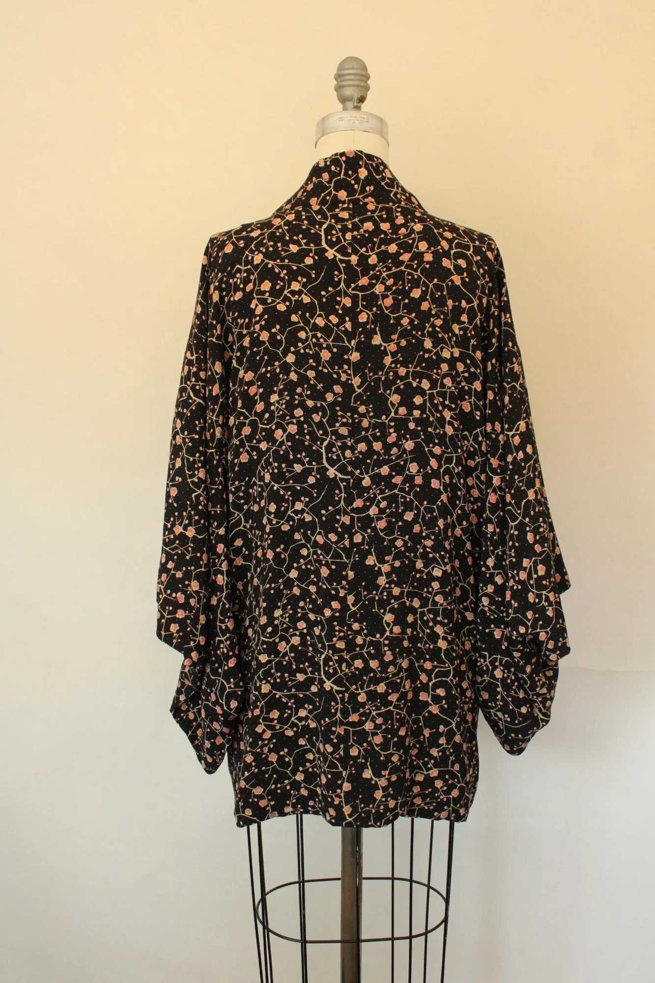 Vintage Women's Haori Kimono in Black with Floral Print