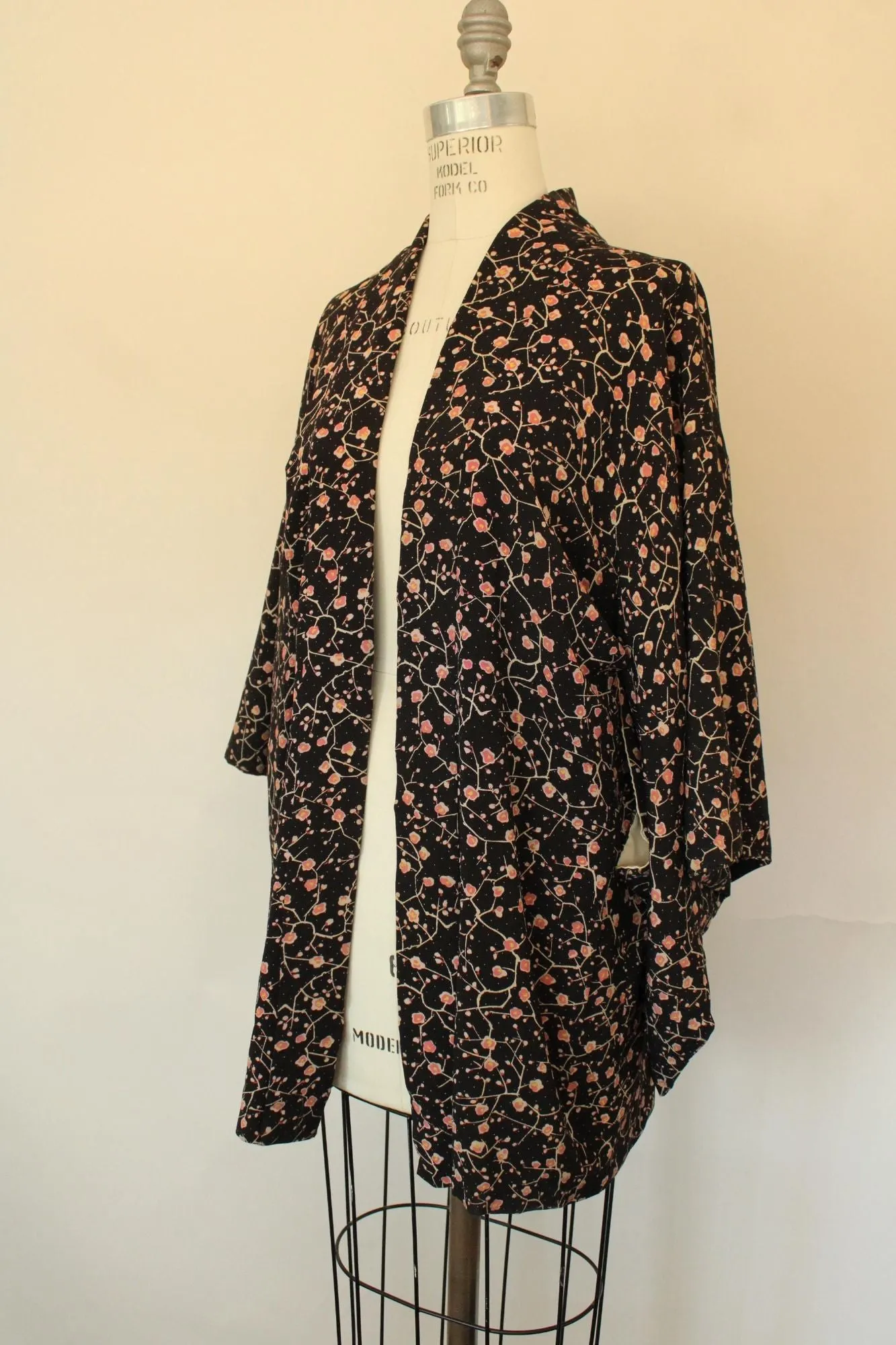 Vintage Women's Haori Kimono in Black with Floral Print