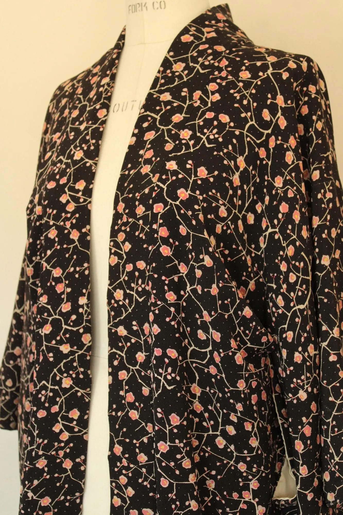 Vintage Women's Haori Kimono in Black with Floral Print